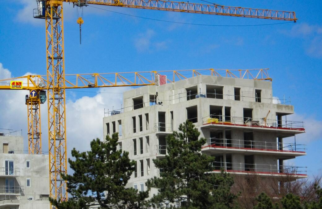 Adoption de la Loi HUWART : des moyens d’action dissuasifs contre les infractions au code de l’urbanisme